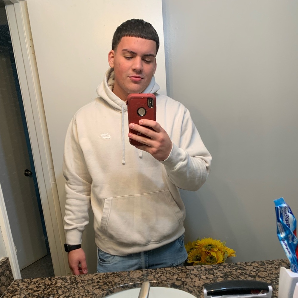 Meet your Posher, Maykol